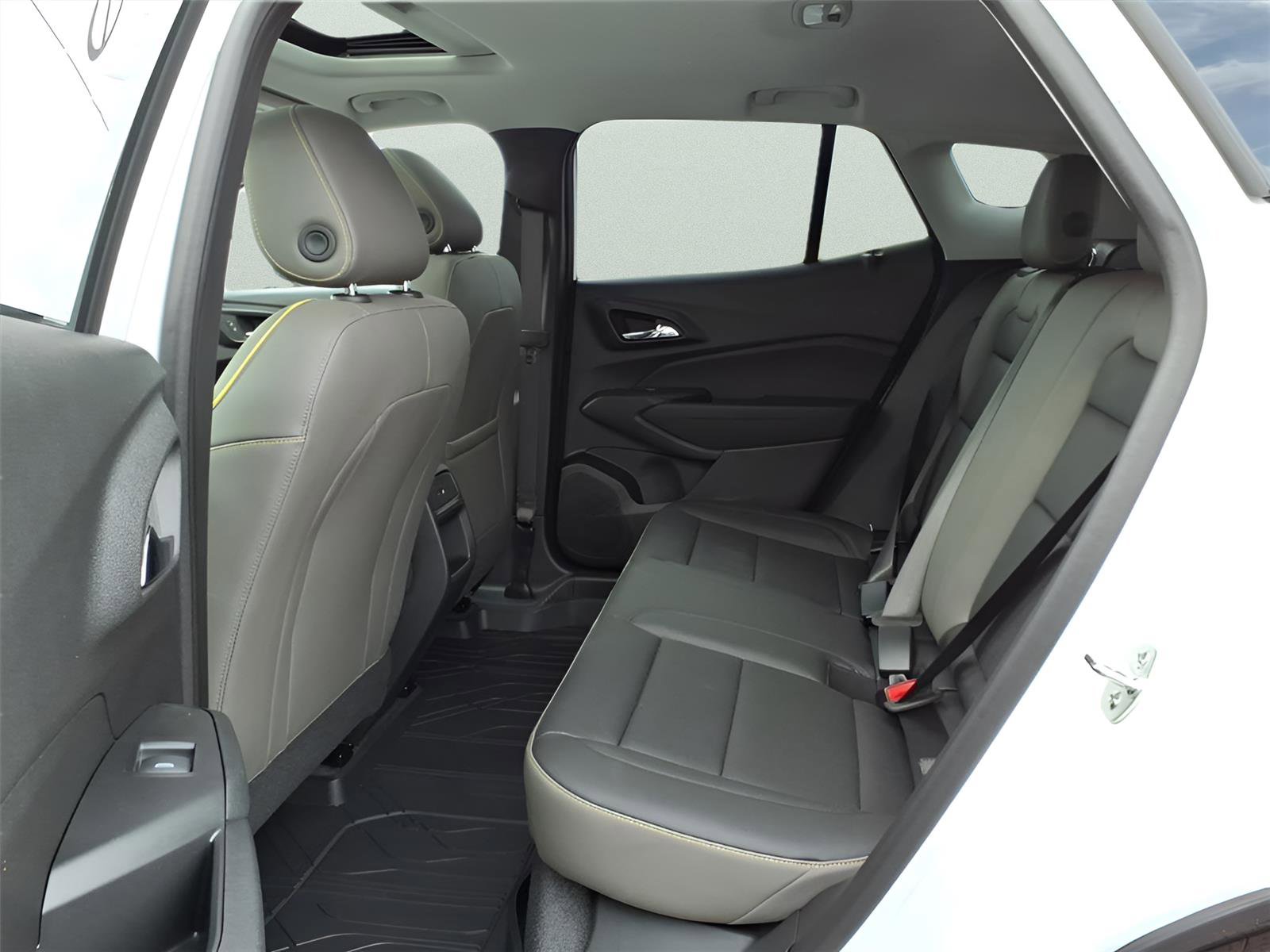 New 2026 Chevrolet Trax ACTIV w/ Sunroof Package image 9