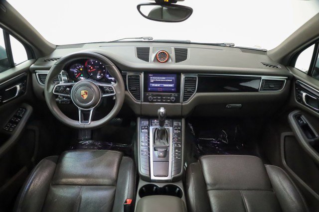 Used 2018 Porsche Macan image 21