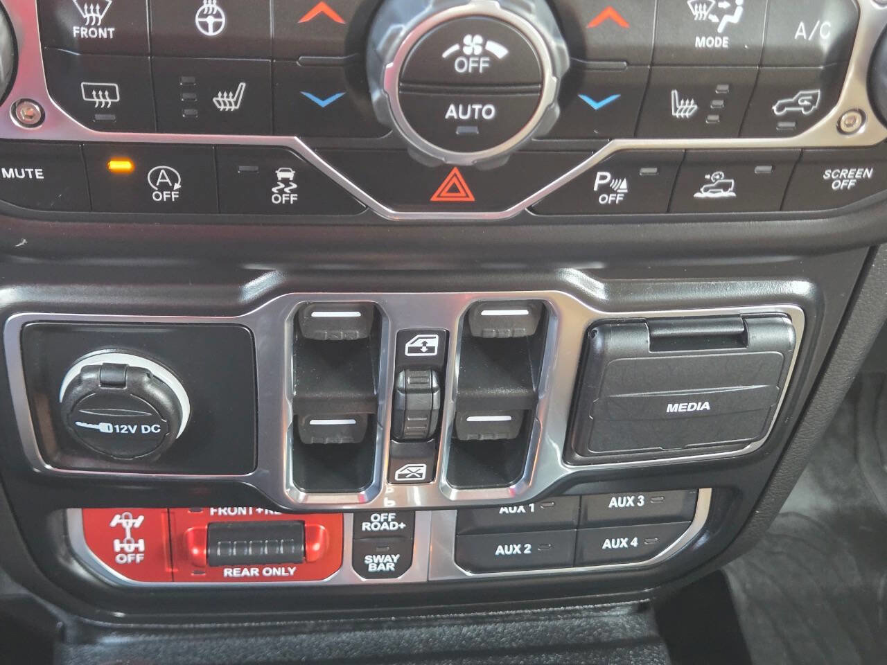 Used 2021 Jeep Wrangler Unlimited Rubicon w/ Dual Top Group image 32