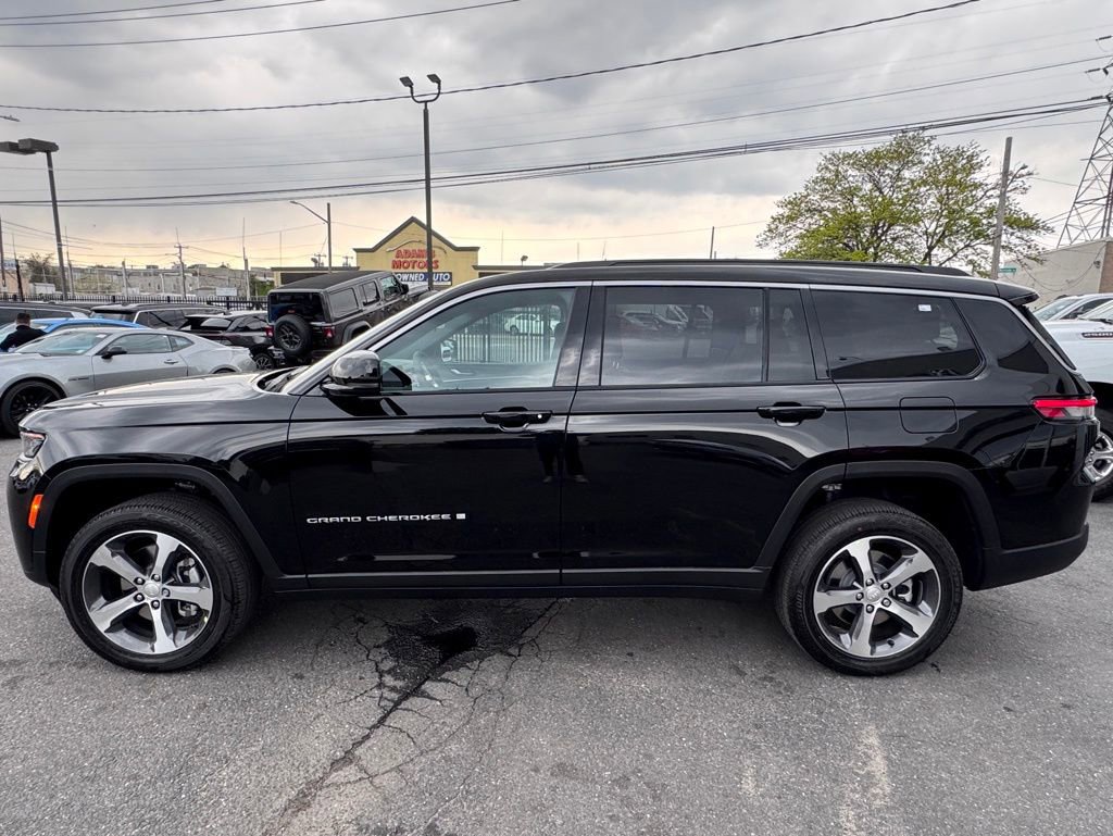 New 2026 Jeep Grand Cherokee L Limited AWD/4WD image 4