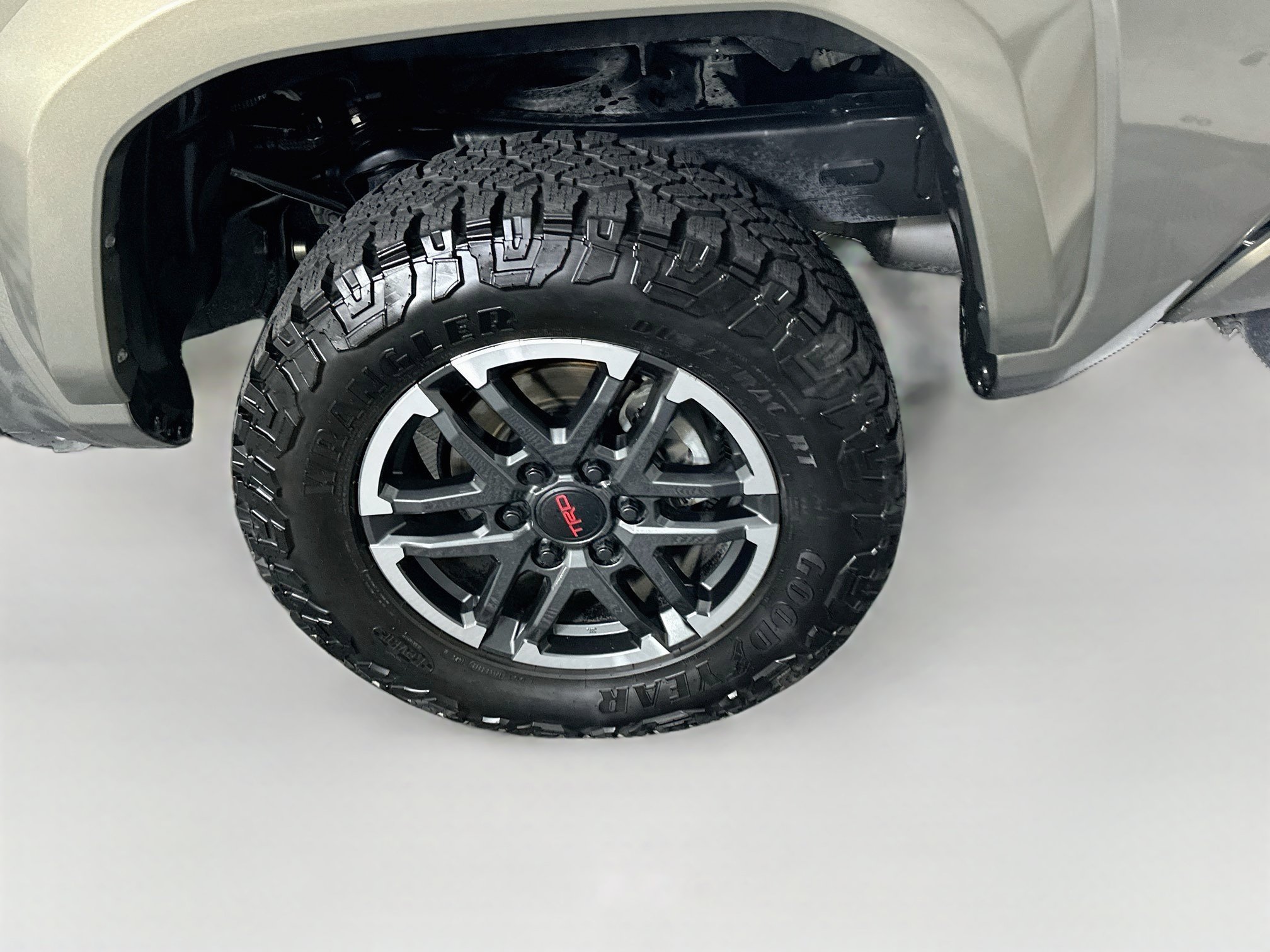 Used 2025 Toyota Tacoma TRD Sport AWD/4WD image 11
