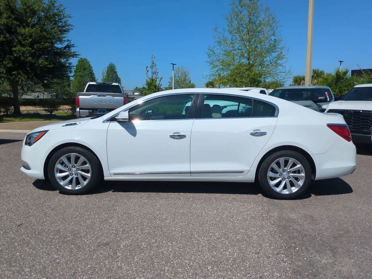 Used 2016 Buick LaCrosse Leather FWD image 3