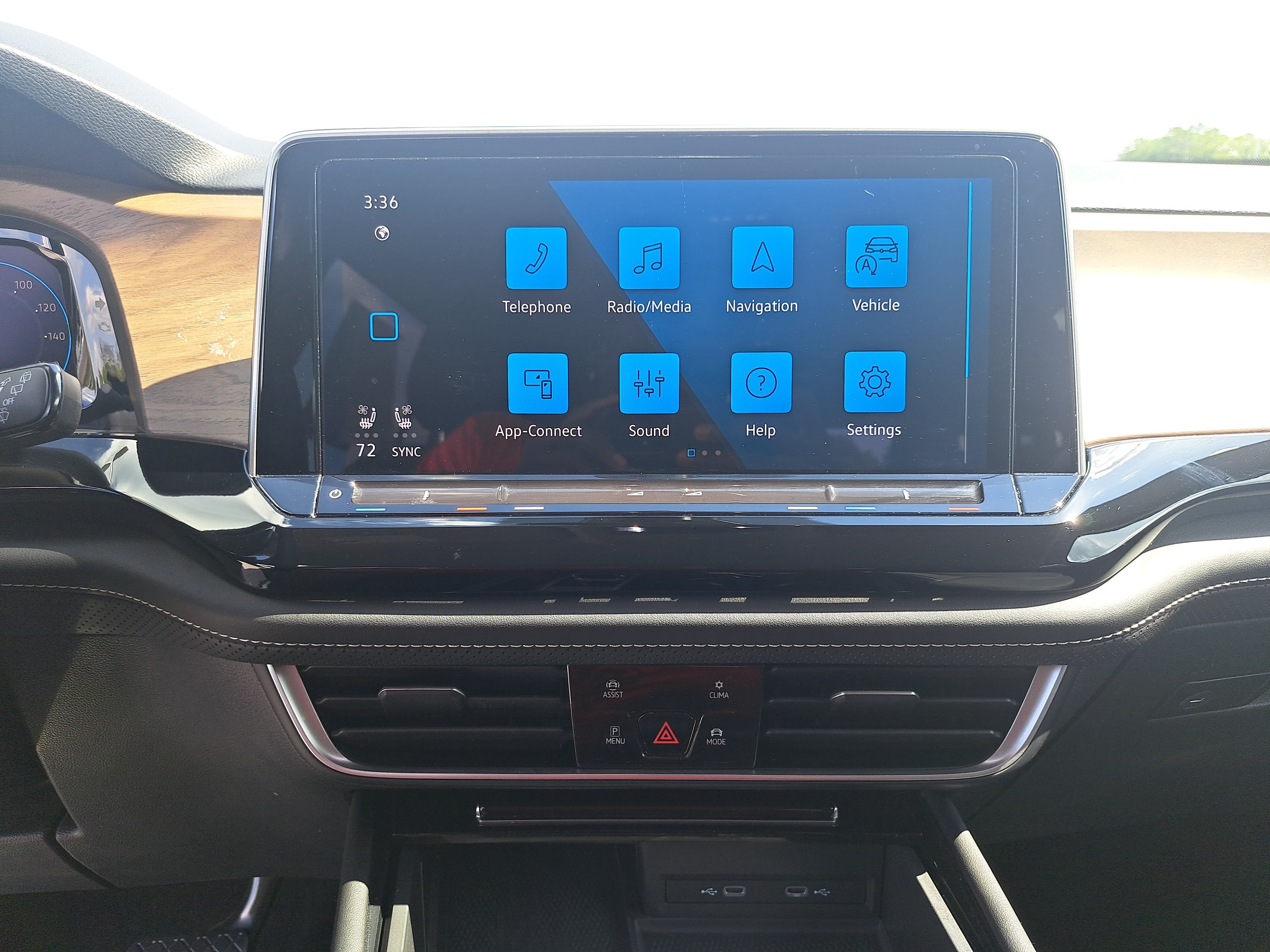 Certified 2024 Volkswagen Atlas SE FWD image 22