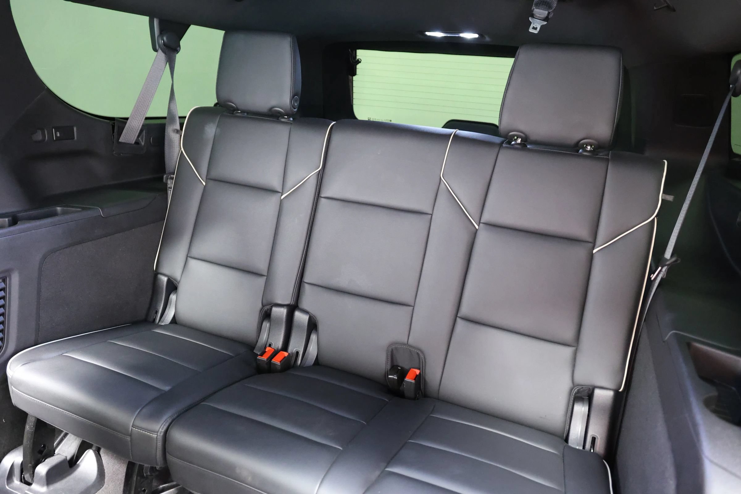 Used 2023 Cadillac Escalade ESV Sport w/ LPO, ONYX Package AWD/4WD image 4