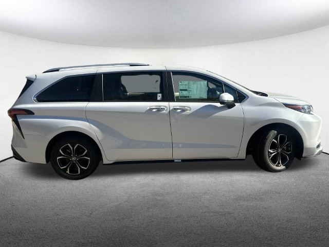 New 2026 Toyota Sienna Platinum AWD/4WD image 10