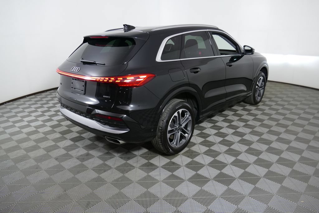 Certified 2025 Audi Q5 Premium w/ Convenience Package AWD/4WD image 3