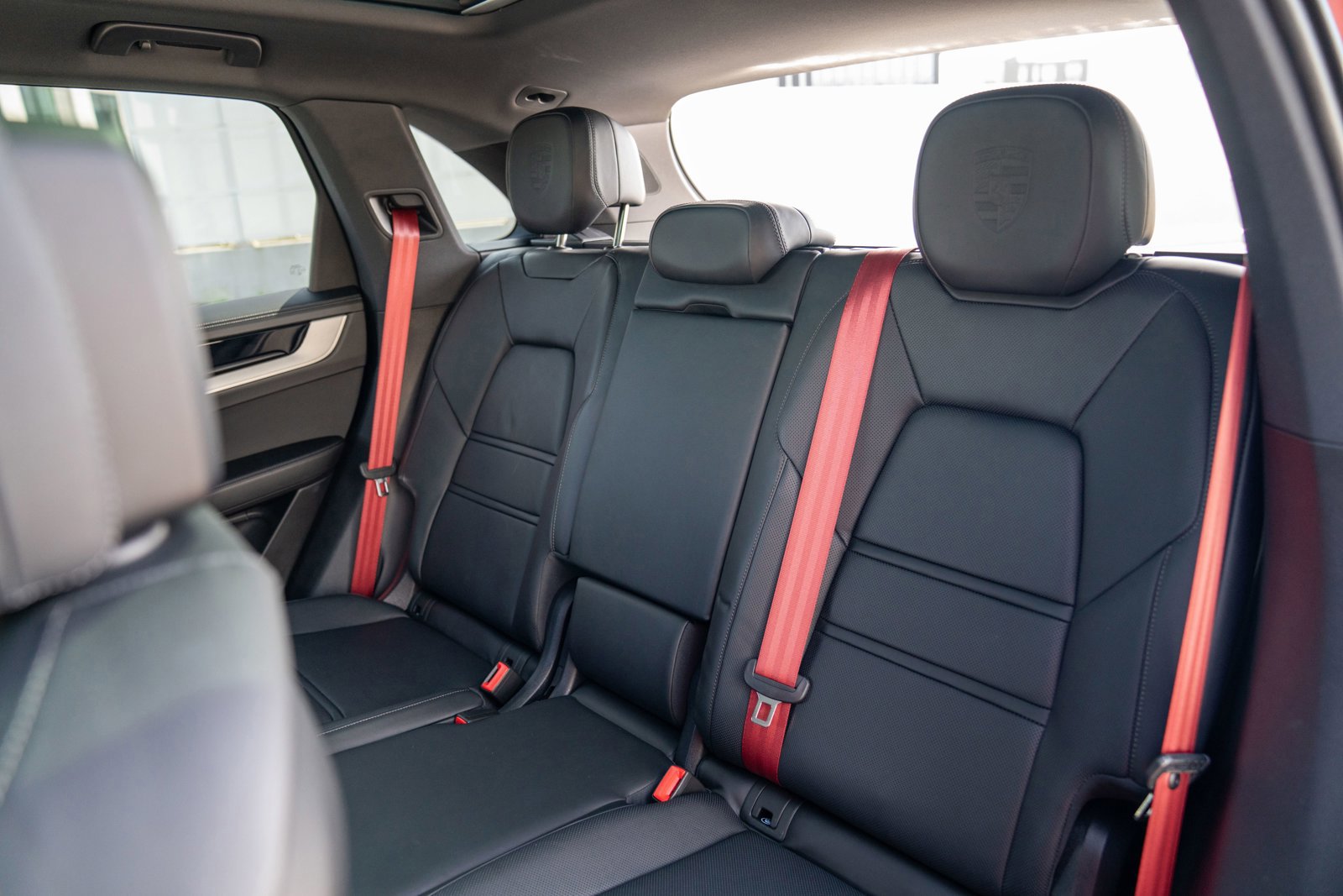 Certified 2025 Porsche Cayenne E-Hybrid image 24