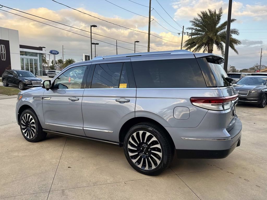 Used 2024 Lincoln Navigator Black Label image 7