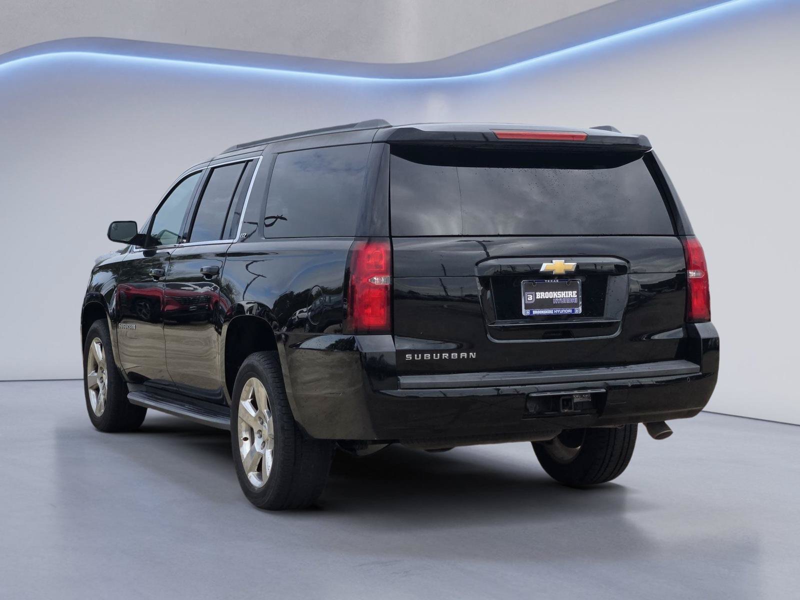 Used 2016 Chevrolet Suburban LS w/ Enhanced Driver Alert Package RWD image 8