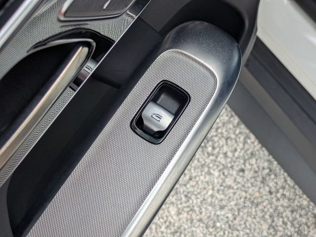Used 2023 Mercedes-Benz GLC 300 image 30
