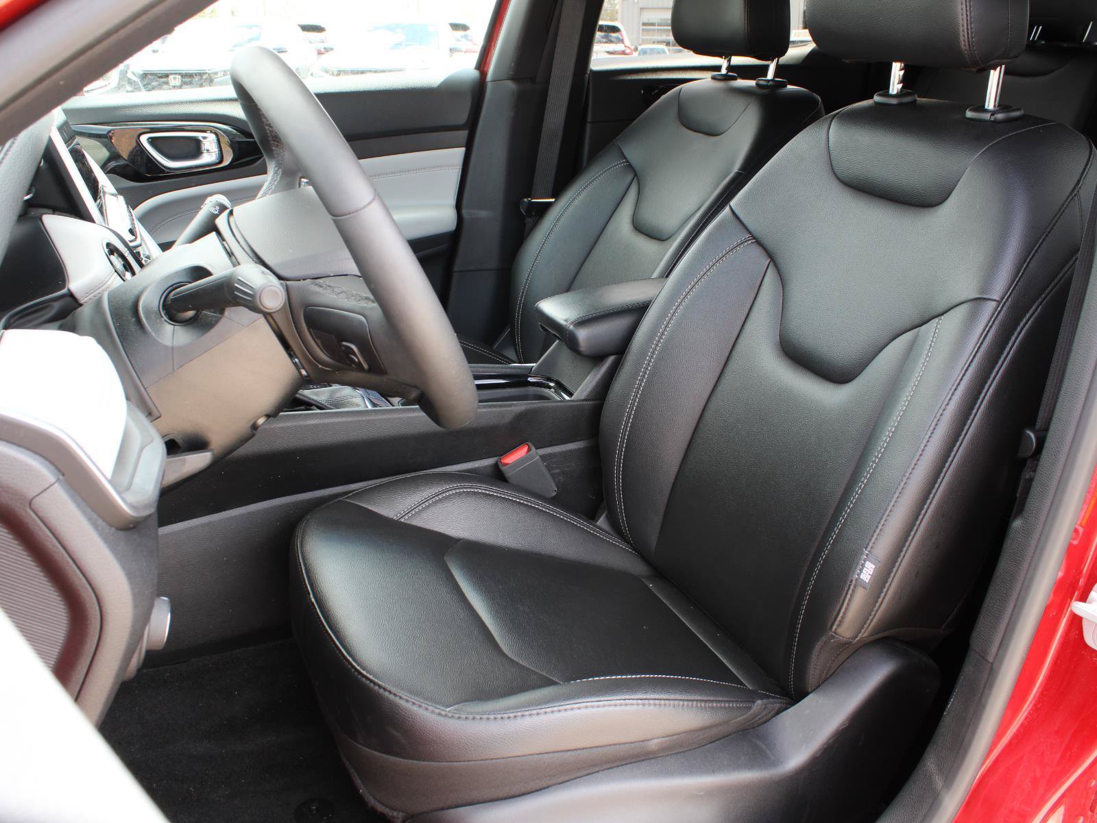 Used 2025 Jeep Compass Limited AWD/4WD image 16