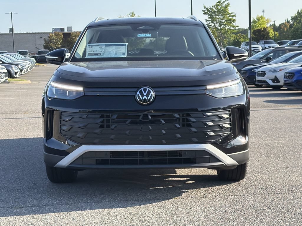 New 2026 Volkswagen Tiguan SE FWD image 8