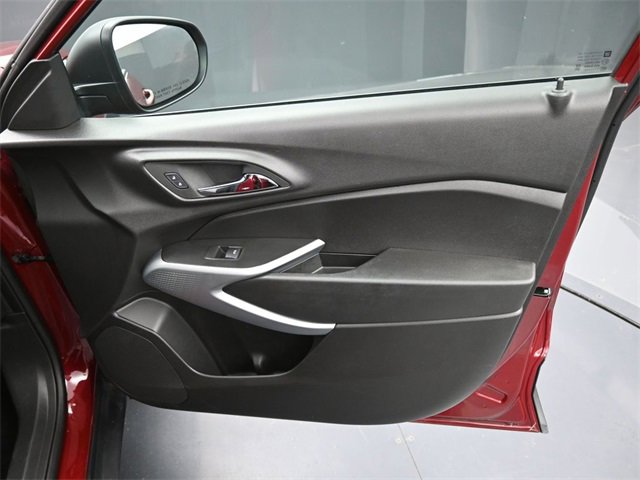 Used 2025 Chevrolet Trax LS image 9