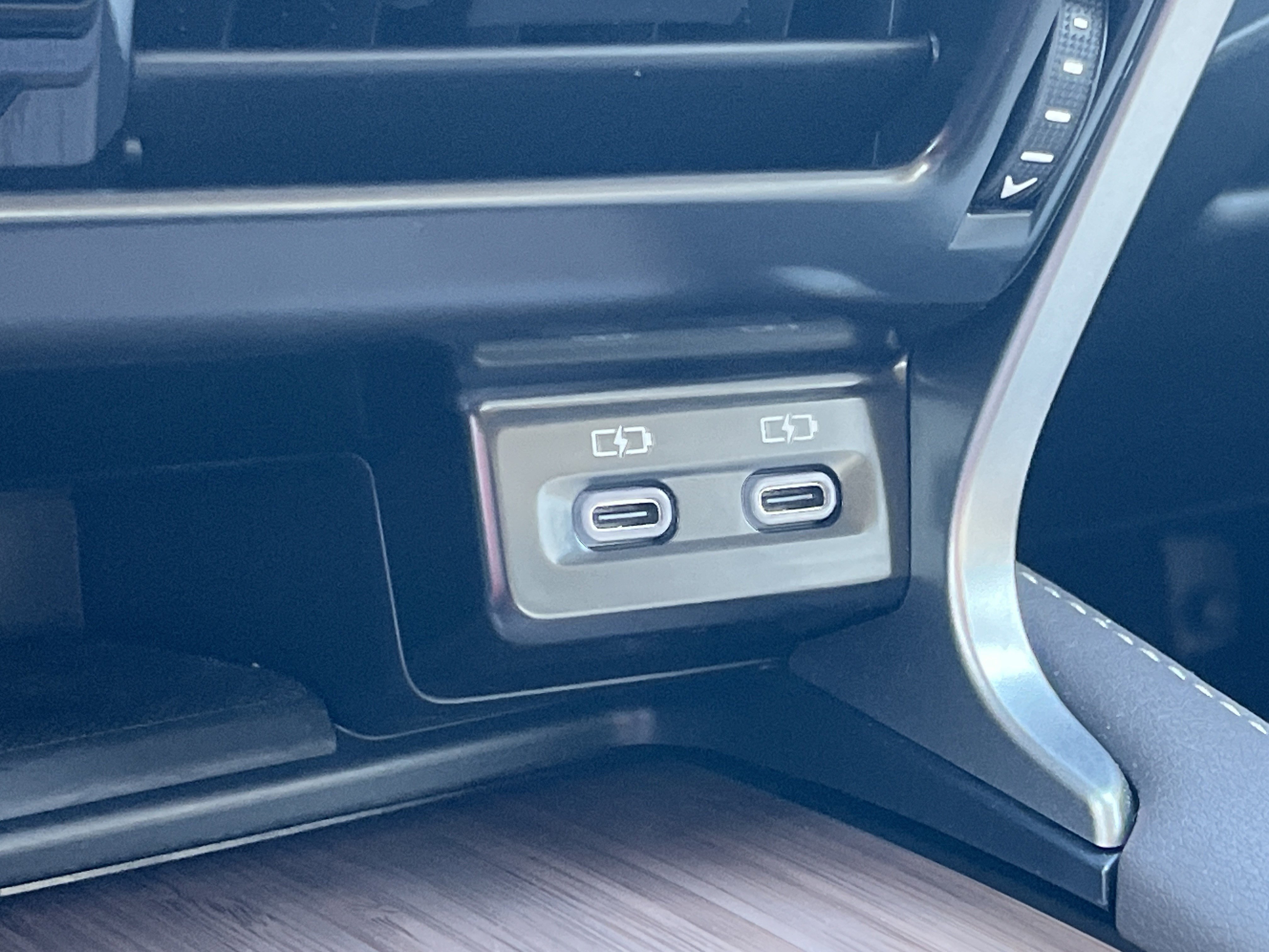 Used 2024 Lexus RX 350 Premium w/ Accessory Package (Z1) image 7