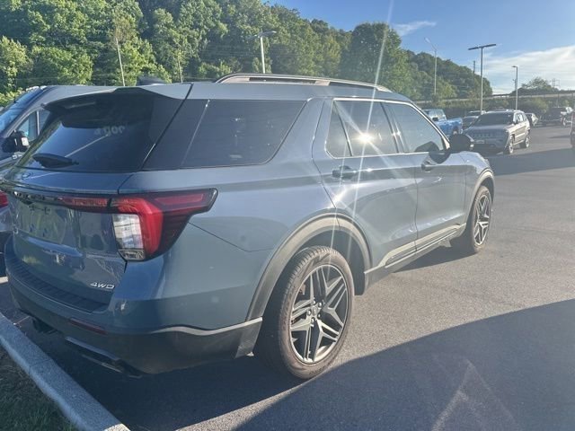 Used 2025 Ford Explorer ST-Line w/ Premium Package AWD/4WD image 10