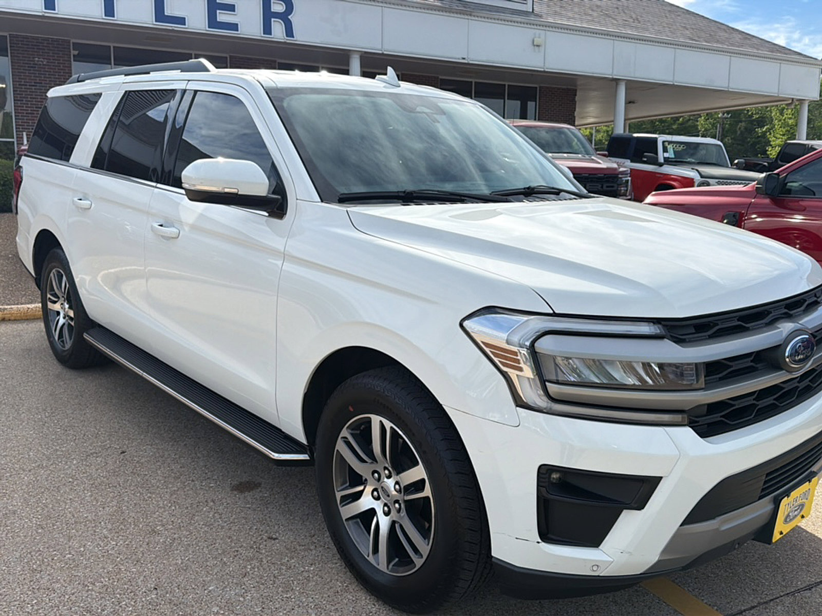Used 2022 Ford Expedition Max XLT RWD image 1