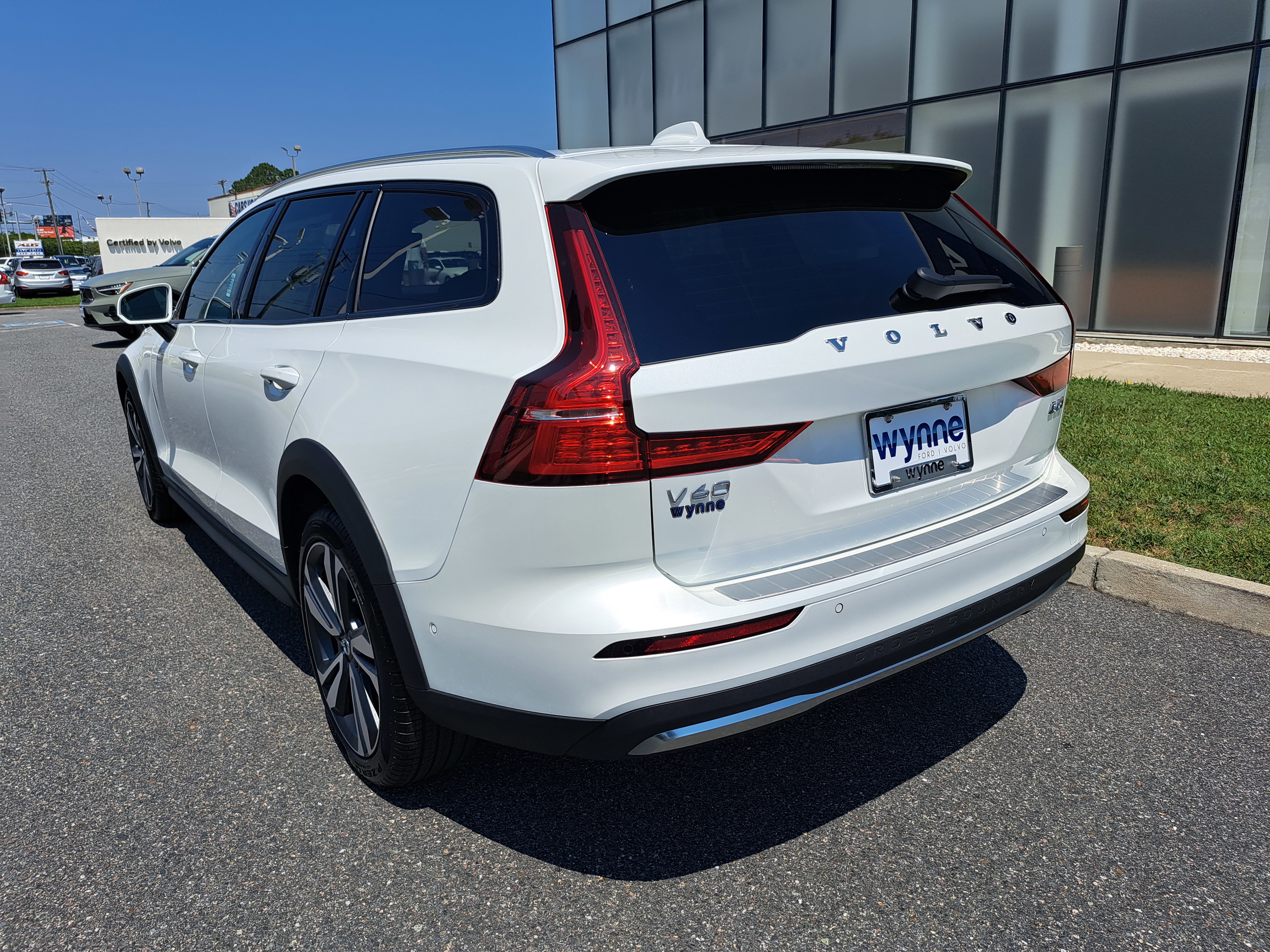 New 2026 Volvo V60 B5 Cross Country Plus w/ Protection Package Premier image 4