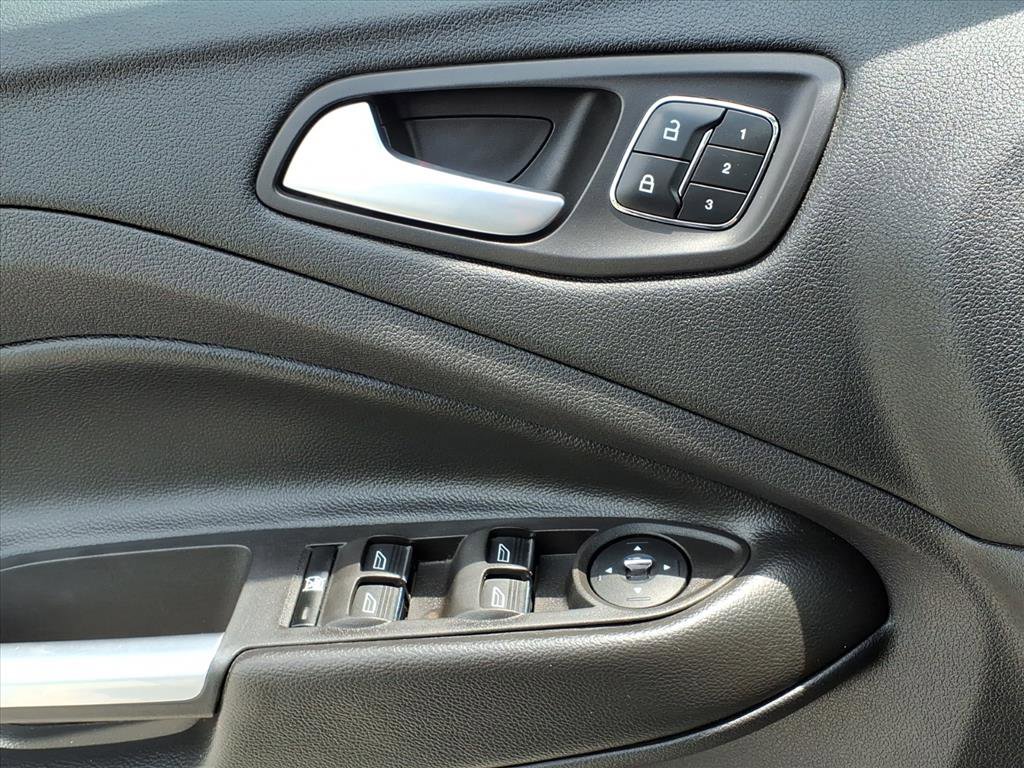 Used 2014 Ford Escape Titanium w/ Equipment Group 401A FWD image 21