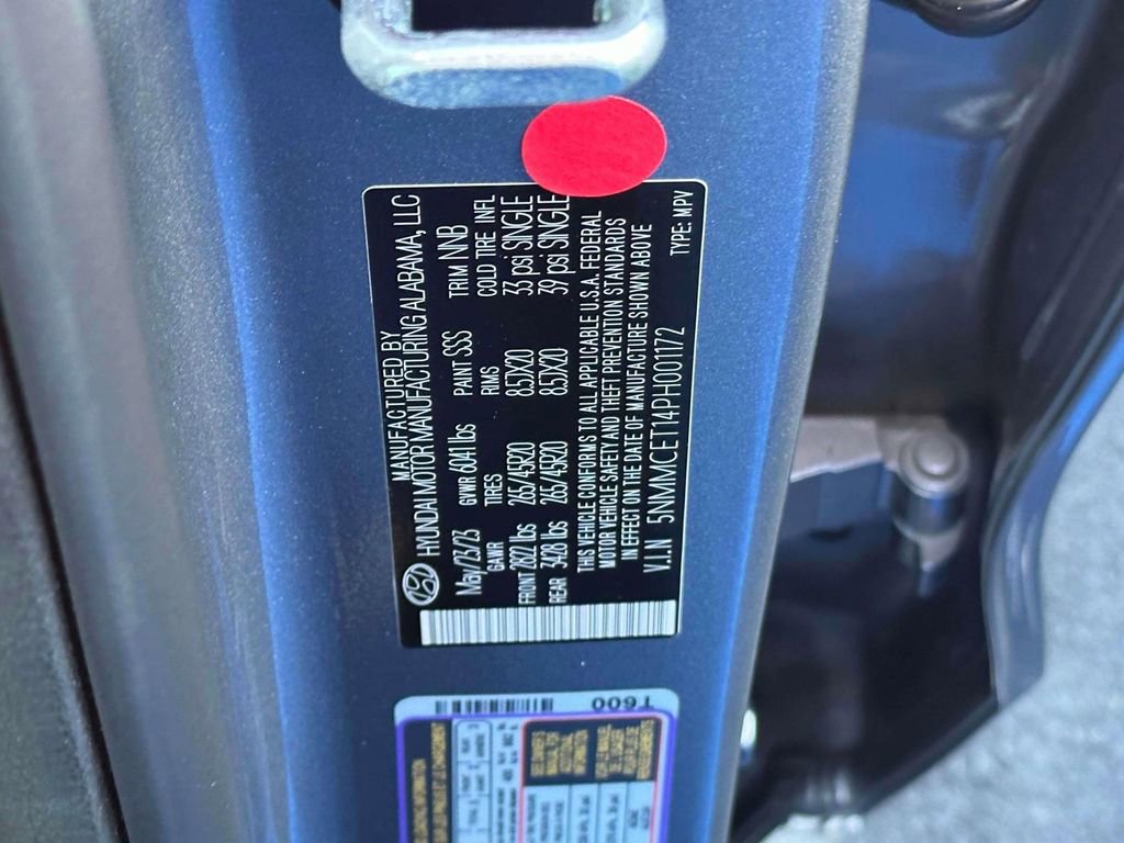 Used 2023 Genesis Electrified GV70 image 18