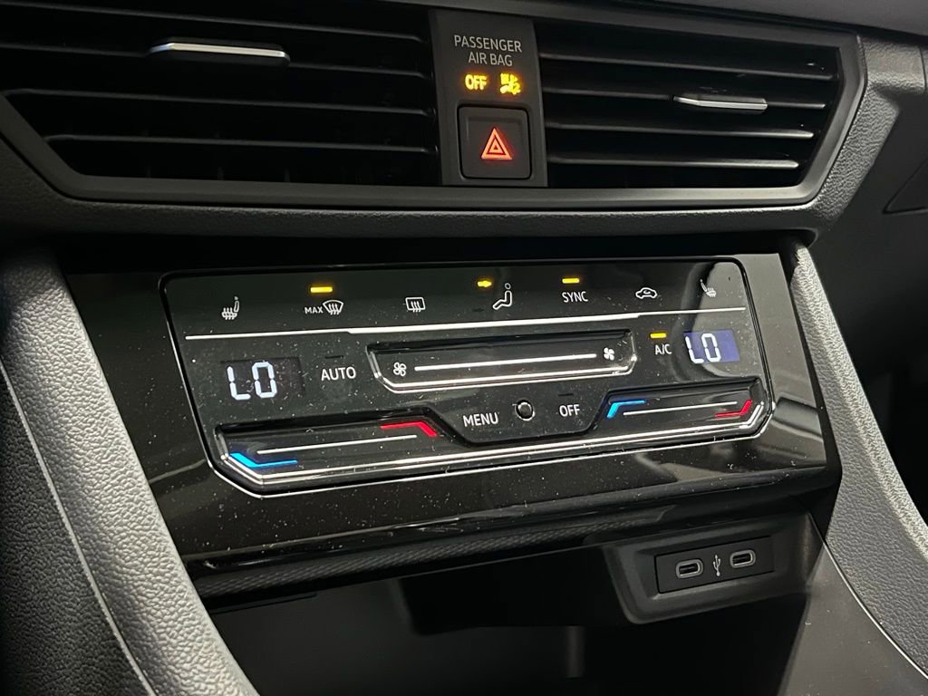 New 2026 Volkswagen Jetta SE FWD image 11