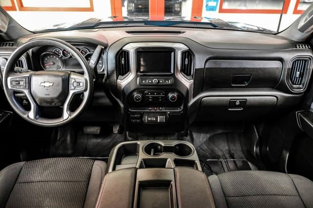 Used 2023 Chevrolet Silverado 2500 Custom w/ Custom Convenience Package image 12