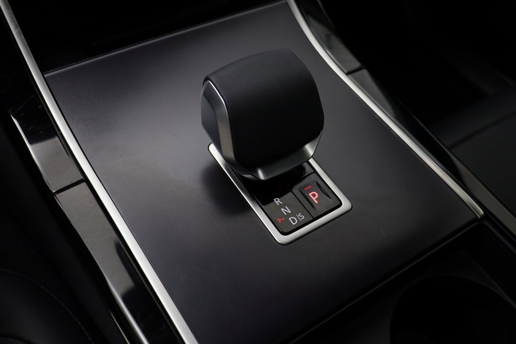 New 2026 Land Rover Range Rover Velar Dynamic SE image 13