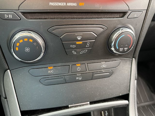 Used 2017 Ford Edge SE AWD/4WD image 18