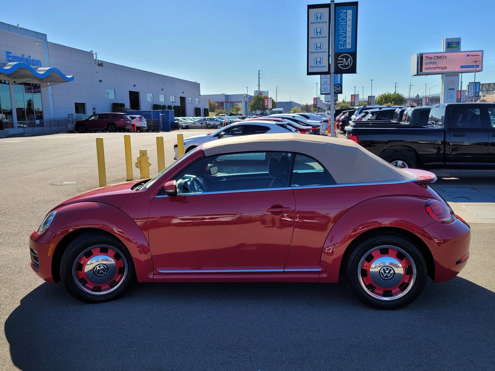 Used 2018 Volkswagen Beetle 2.0T S image 8