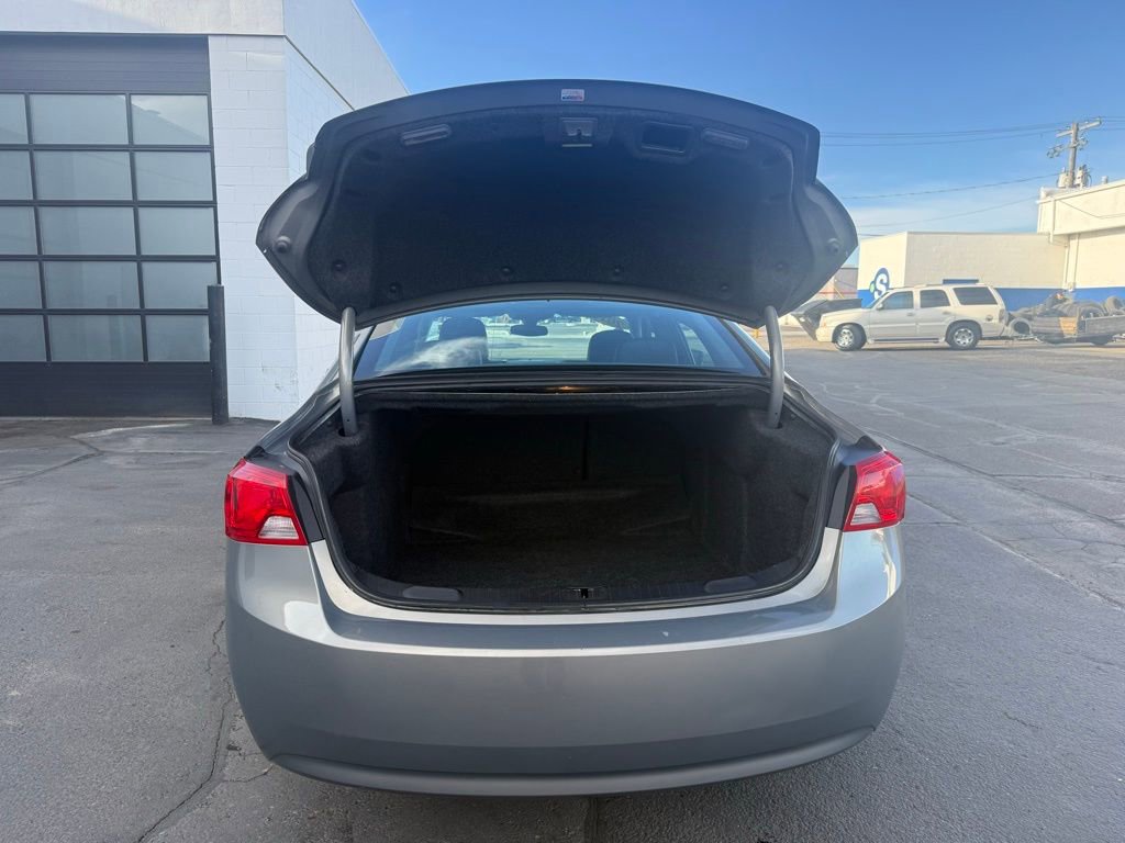 Used 2017 Chevrolet Impala LT FWD image 30