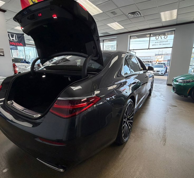 Used 2022 Mercedes-Benz S 580 4MATIC Sedan w/ AMG Line Package image 35