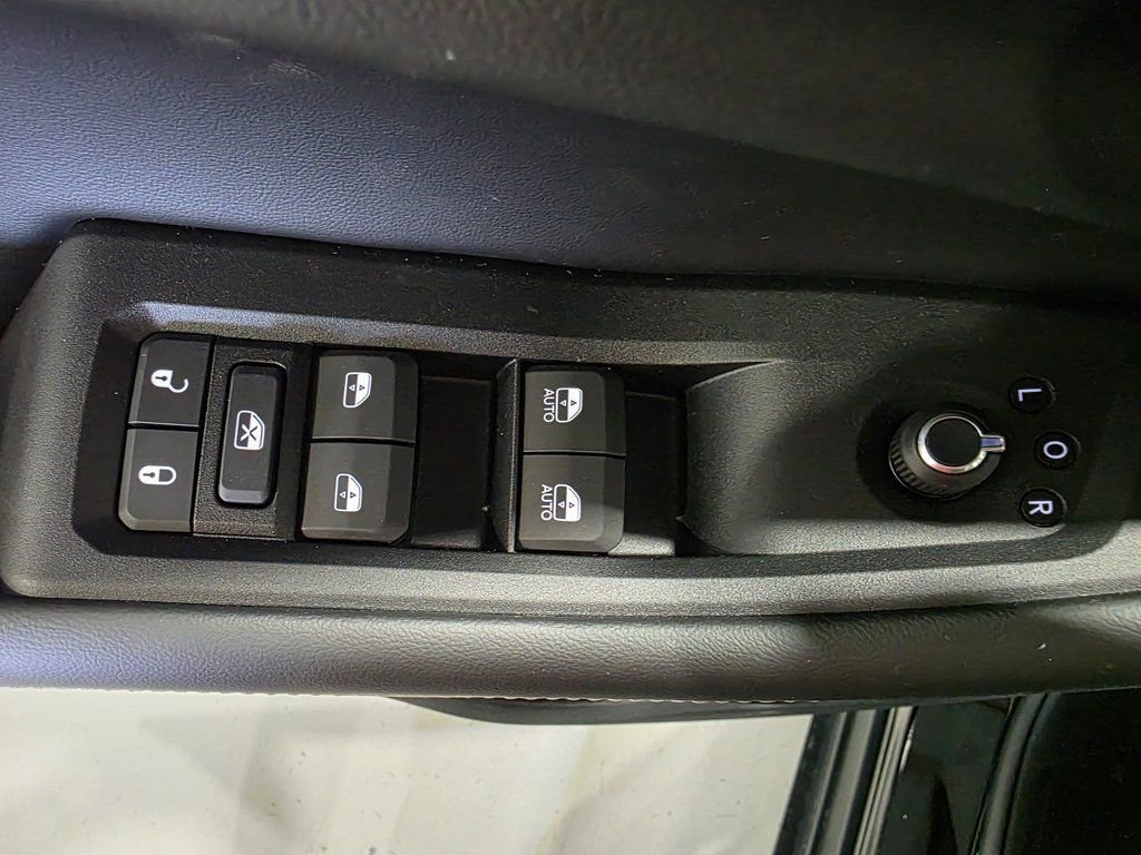 New 2025 Jeep Grand Cherokee Altitude AWD/4WD image 19