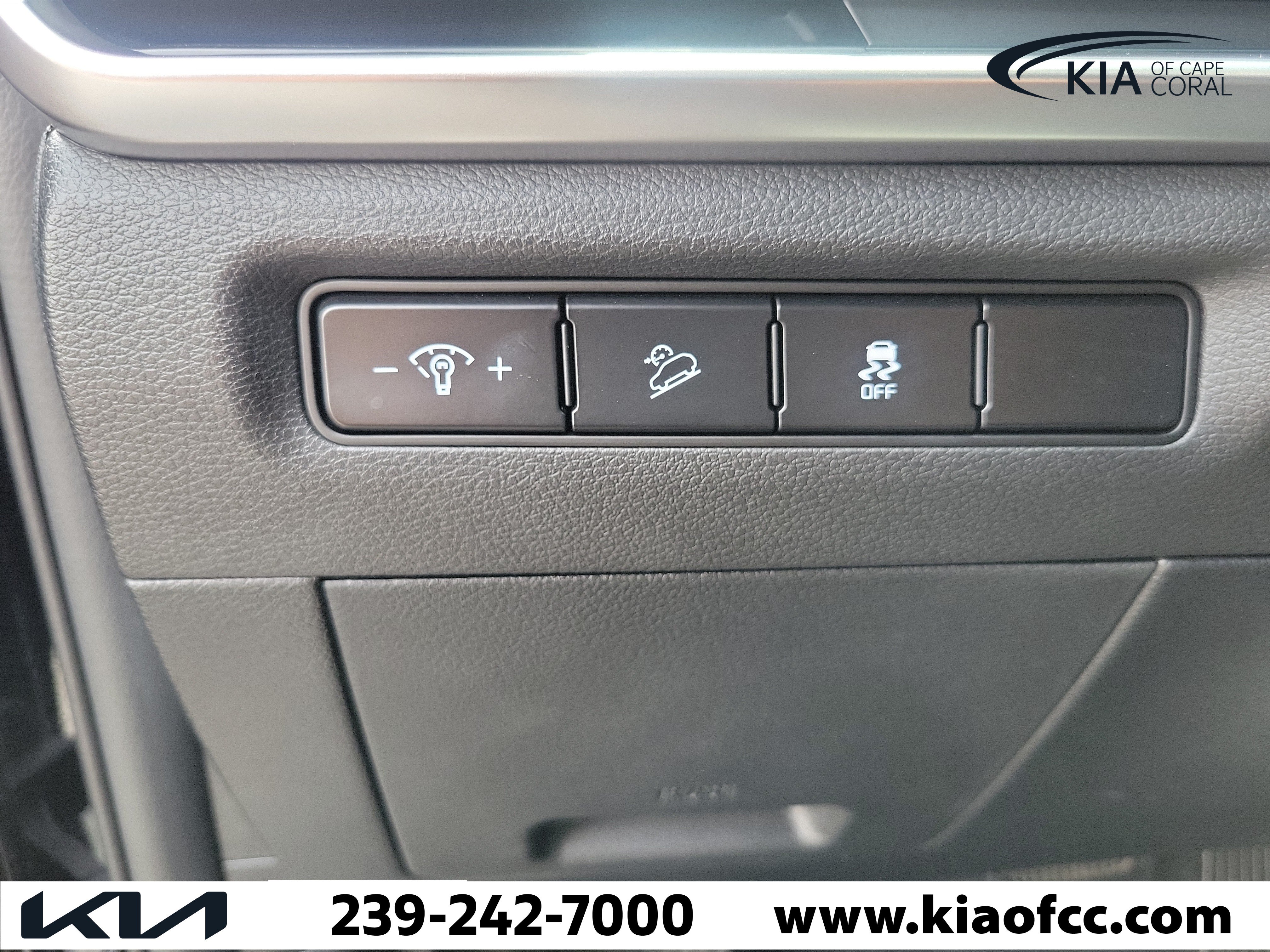 Certified 2024 Kia Telluride S w/ S Sunroof Package AWD/4WD image 29