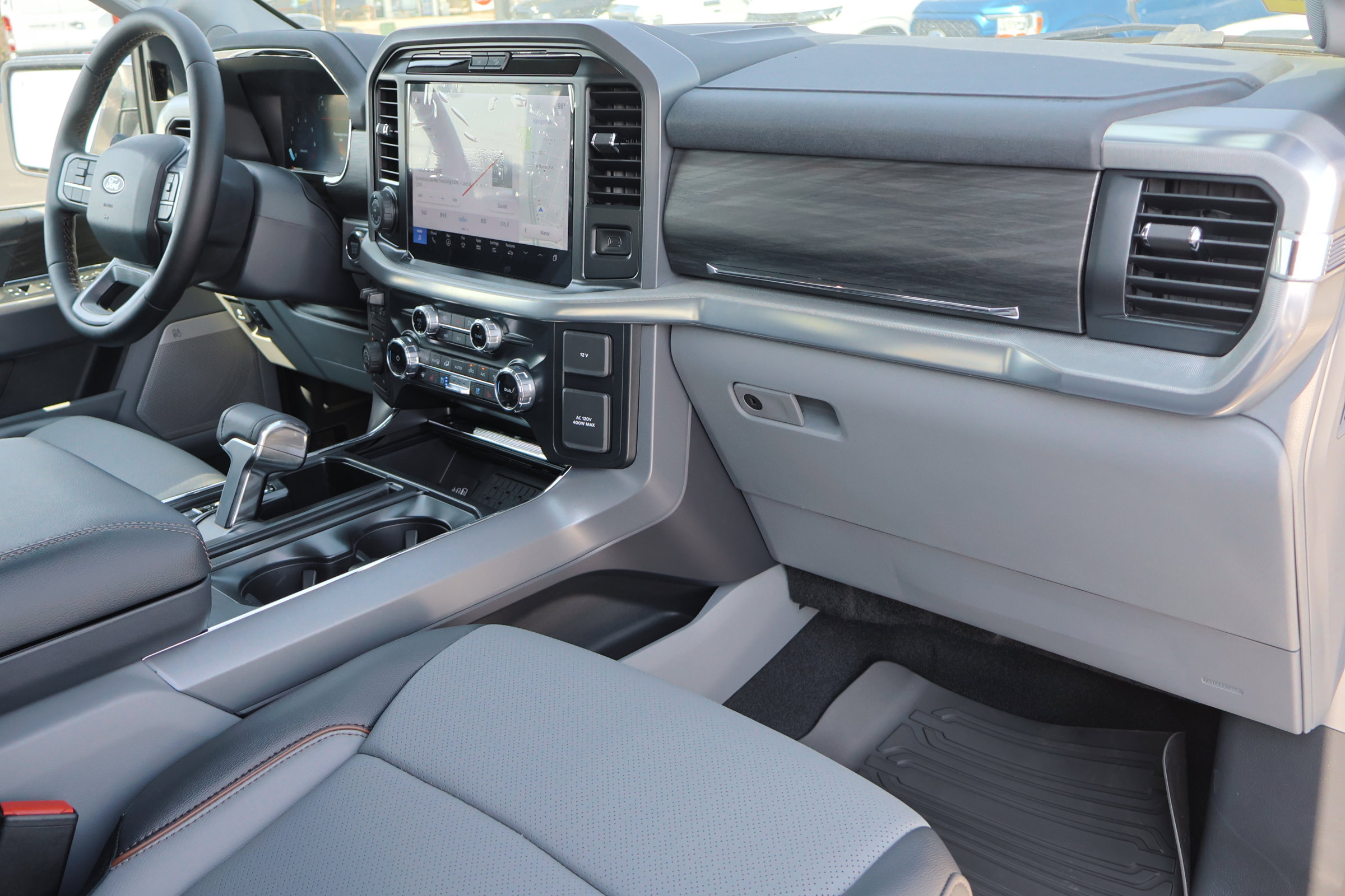 Certified 2025 Ford F150 Lariat w/ Equipment Group 501A Mid image 34