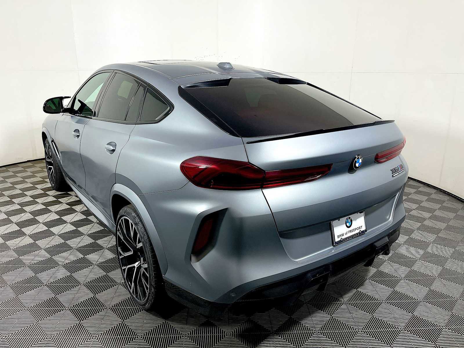 Used 2024 BMW X6 M Competition w/ Executive Package image 5