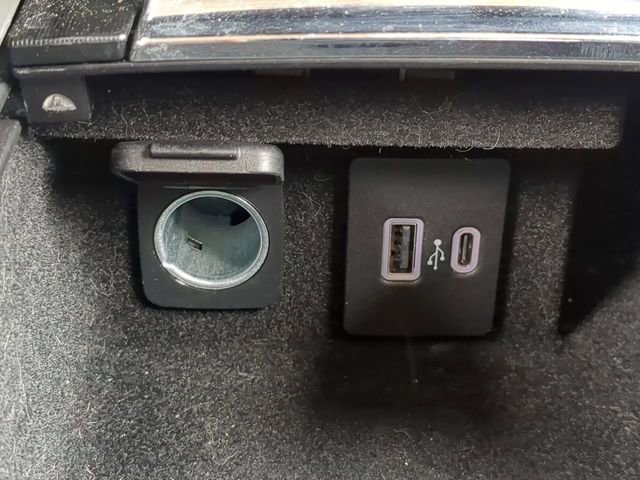 Used 2023 Lincoln Corsair FWD image 27