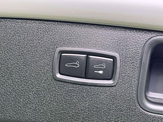 Certified 2023 Porsche Macan Turbo image 22