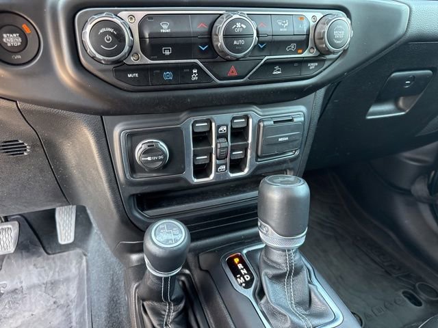 Used 2023 Jeep Wrangler Unlimited Sahara AWD/4WD image 7