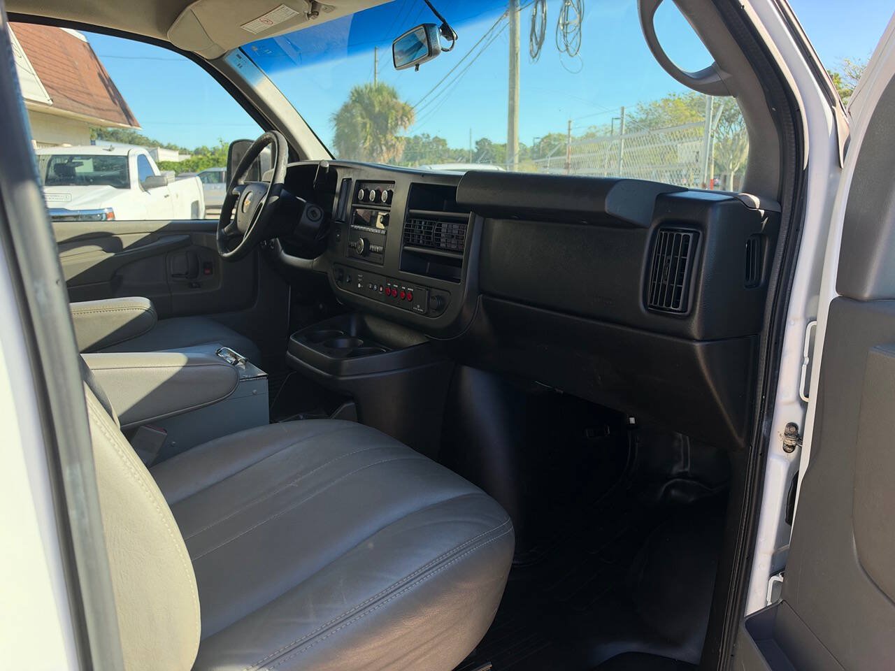 Used 2015 Chevrolet Express 2500 RWD image 66