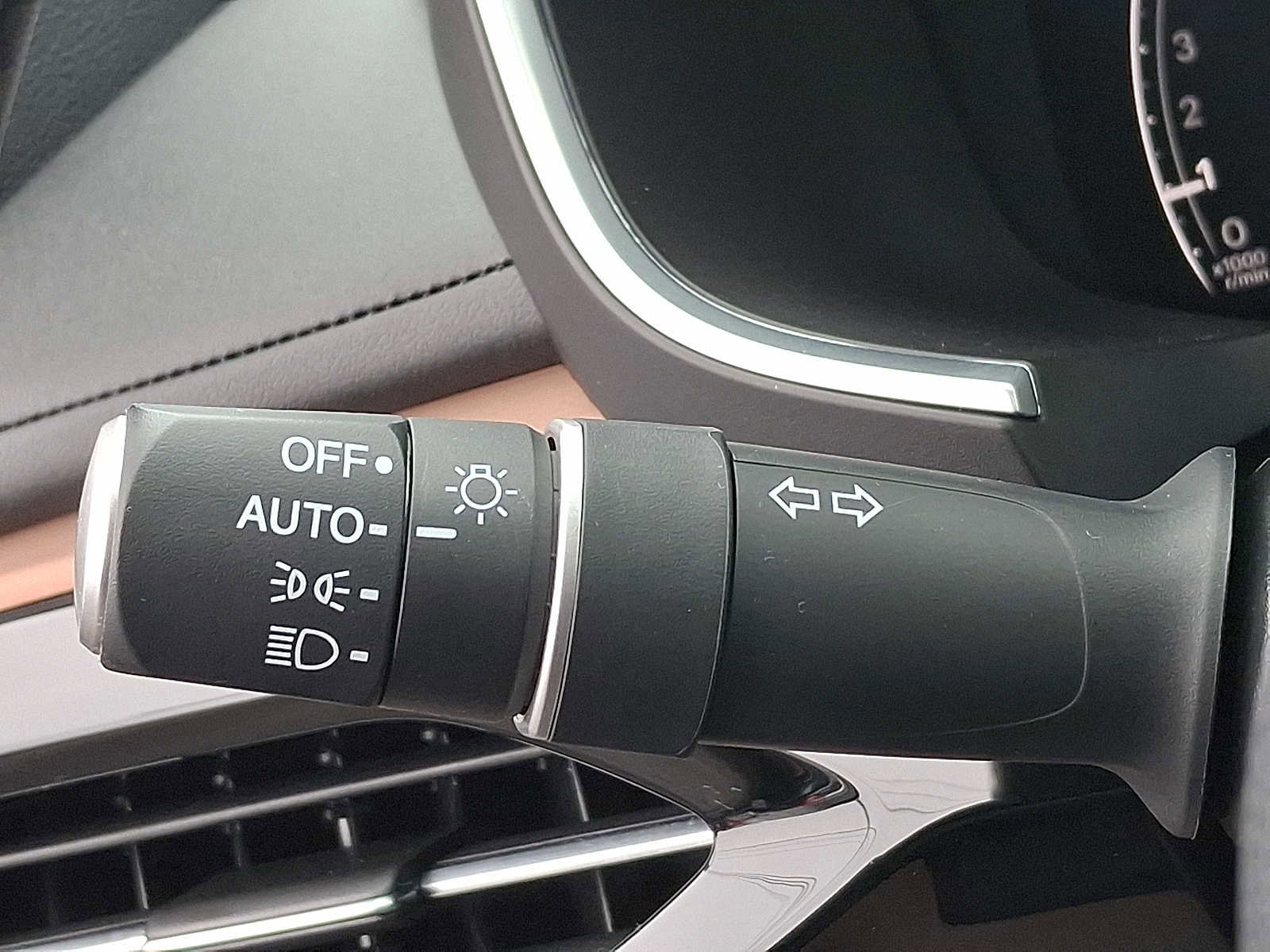 Certified 2026 Acura MDX FWD w/ Technology Package image 26