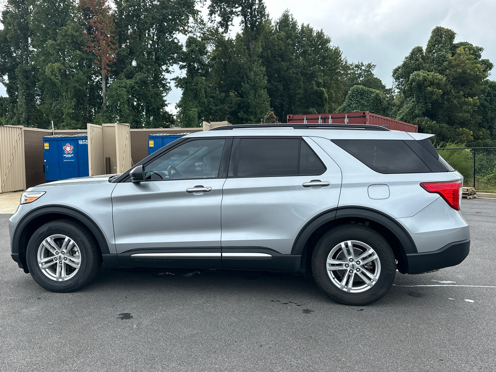 Used 2022 Ford Explorer XLT RWD image 4