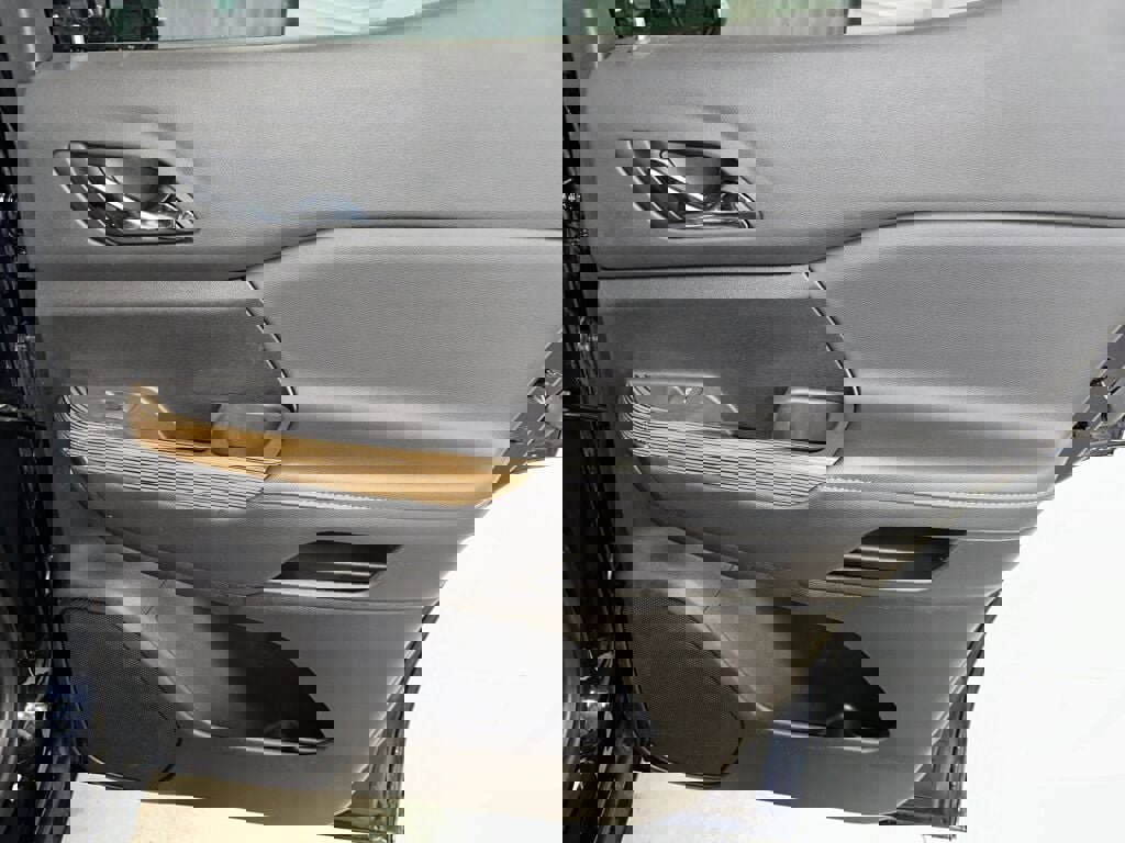 Certified 2022 GMC Acadia SLE w/ Driver Convenience Package image 30