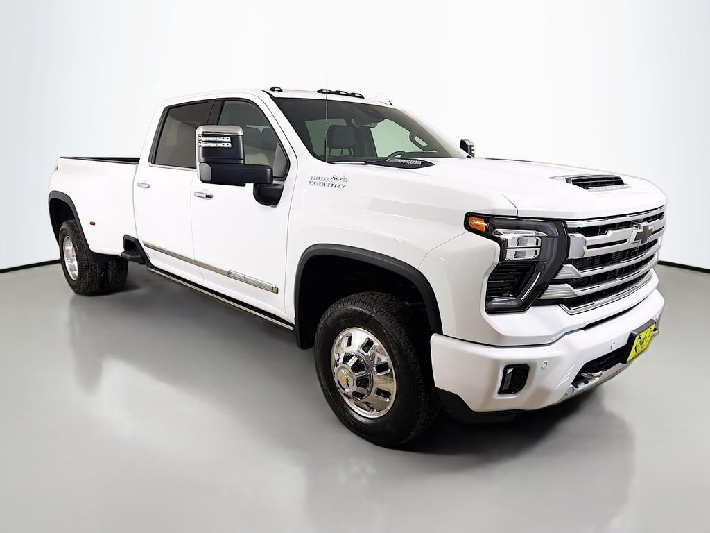 Used 2026 Chevrolet Silverado 3500 High Country w/ Technology Package AWD/4WD image 4