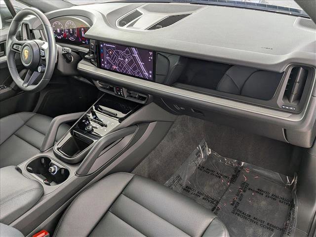 Certified 2025 Porsche Cayenne AWD/4WD image 25