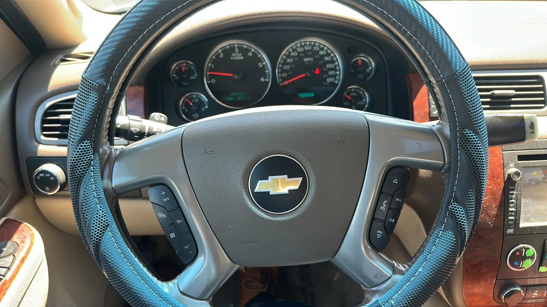 Used 2012 Chevrolet Suburban LTZ image 19