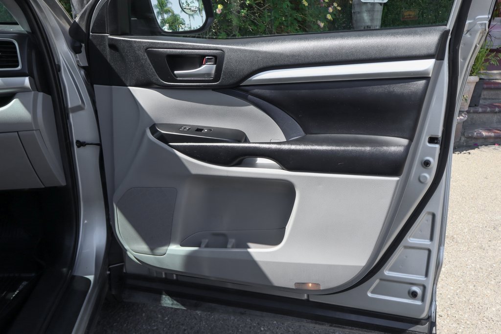 Used 2019 Toyota Highlander XLE image 43