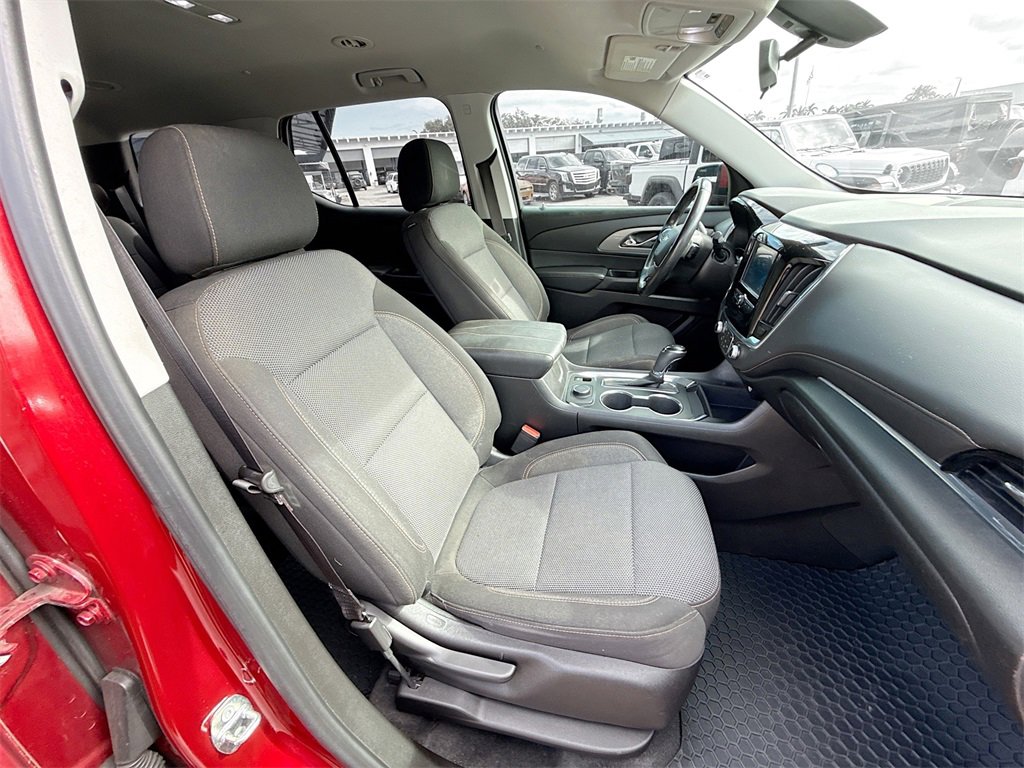 Used 2018 Chevrolet Traverse LT image 33