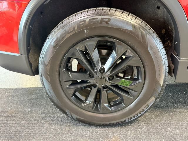Used 2016 Nissan Rogue SV AWD/4WD image 17