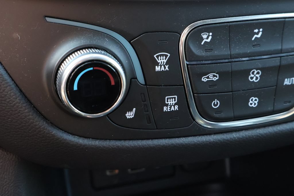 Used 2024 Chevrolet Equinox LT FWD image 25