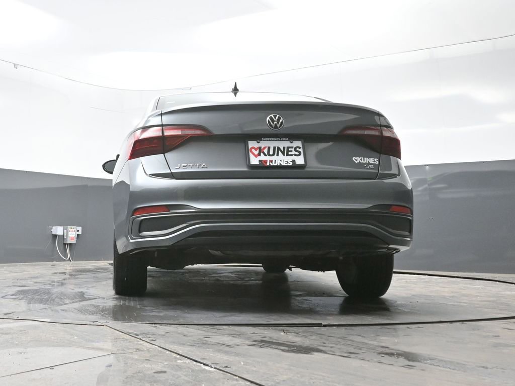Used 2024 Volkswagen Jetta SE image 57