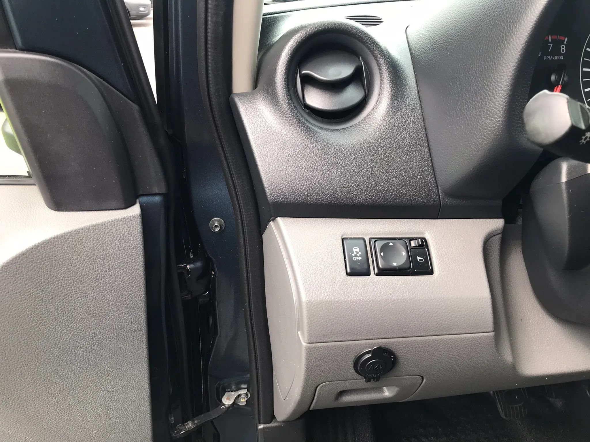 Used 2019 Nissan NV200 SV FWD image 12